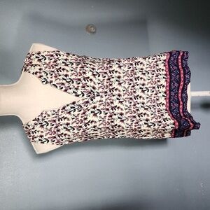 Ms. Bella D floral vneck lightweight tank top